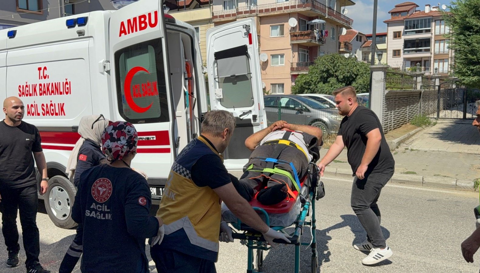 hafif ticari arac ile motosiklet carpistu 1 yarali bflKF9ju