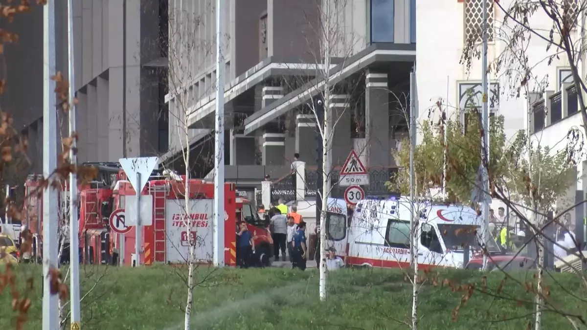 umraniyede kanalizasyon calismasinda isci gocuk altinda kaldi TitfaGbV