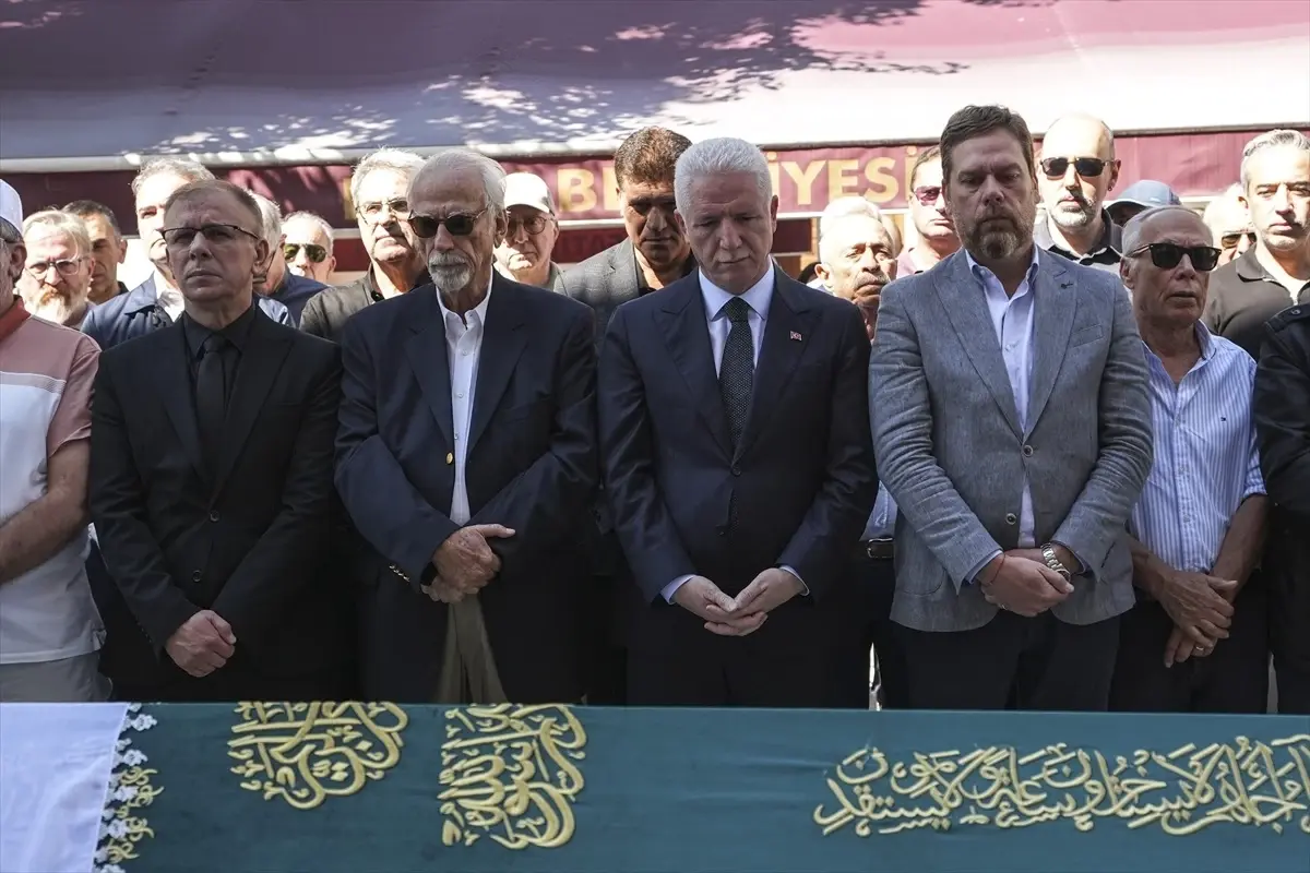 veysel karaninin torunu gulden samirin cenazesi istanbulda defnedildi b4gxYxIc