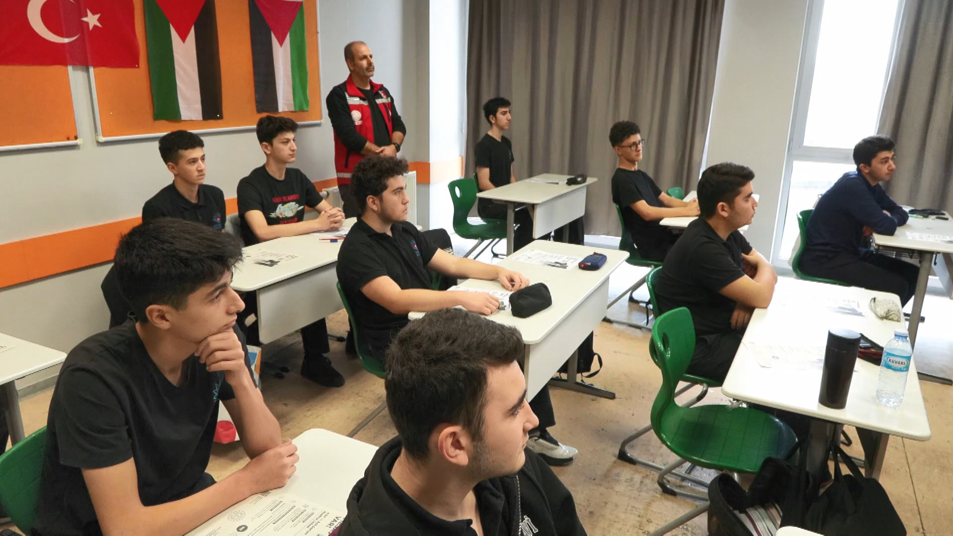 tum okullarda deprem tatbikati yapildi 9Agy1RkW.jpg