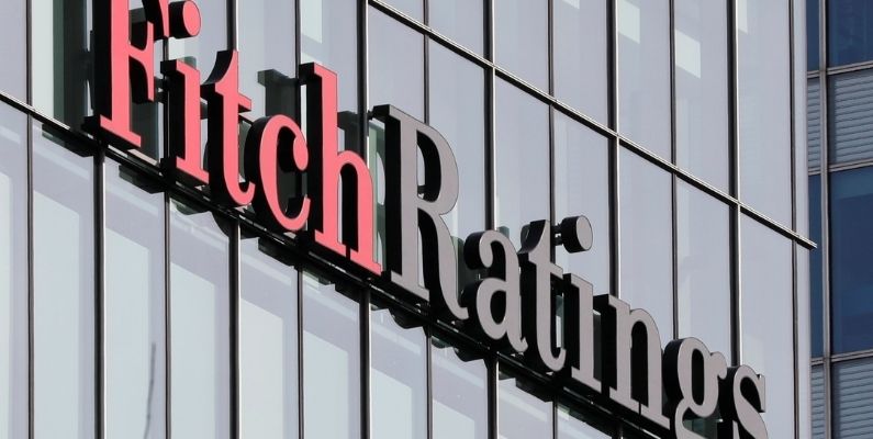Fitch Raporu: Küresel Arz Fazlası, Jeopolitik Risklerin Önüne Geçiyor