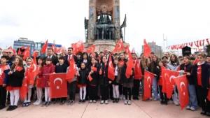 taksimde-imamoglusuz-bir-23-nisan-toreni-daha-ibb-baskanvekili-nuri-aslan-koltugunu-zeynep-miraya-6PbJHfOe