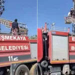 tamir-etmek-icin-ciktigi-elektrik-direginde-mahsur-kaldi-g3xIOC9T