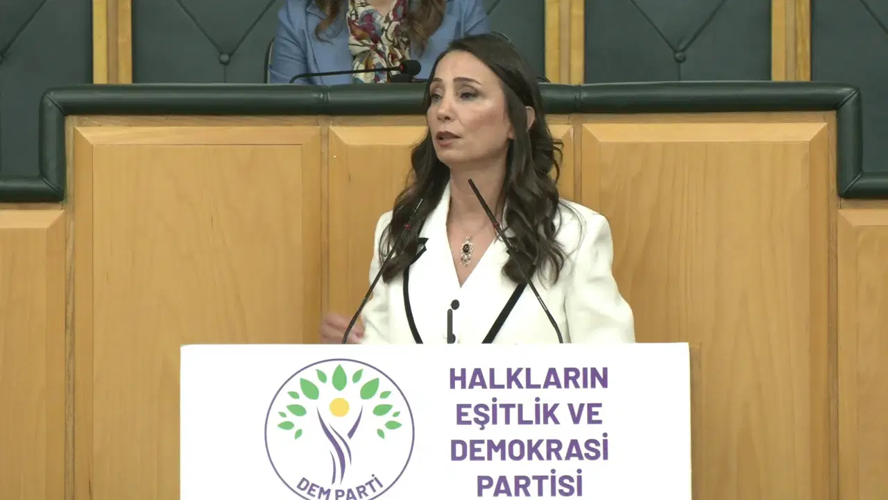 Tülay Hatimoğulları DEM Parti grup toplantısında konuşuyor